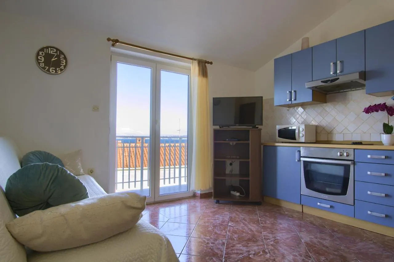 Beachfront Summer Oasis Preko Apartment