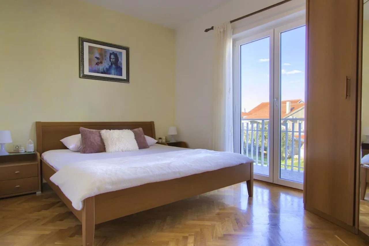 Apartment Beachfront Summer Oasis Preko