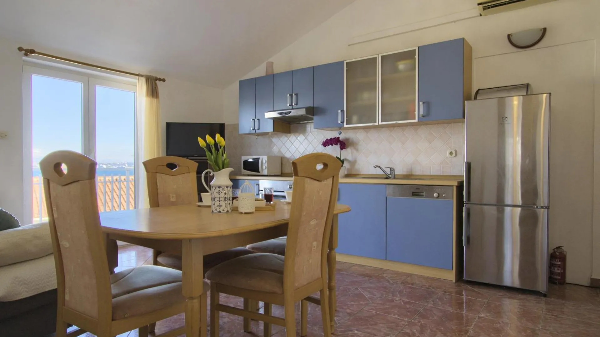 Beachfront Summer Oasis Preko Apartment
