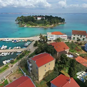 Junto Apartment