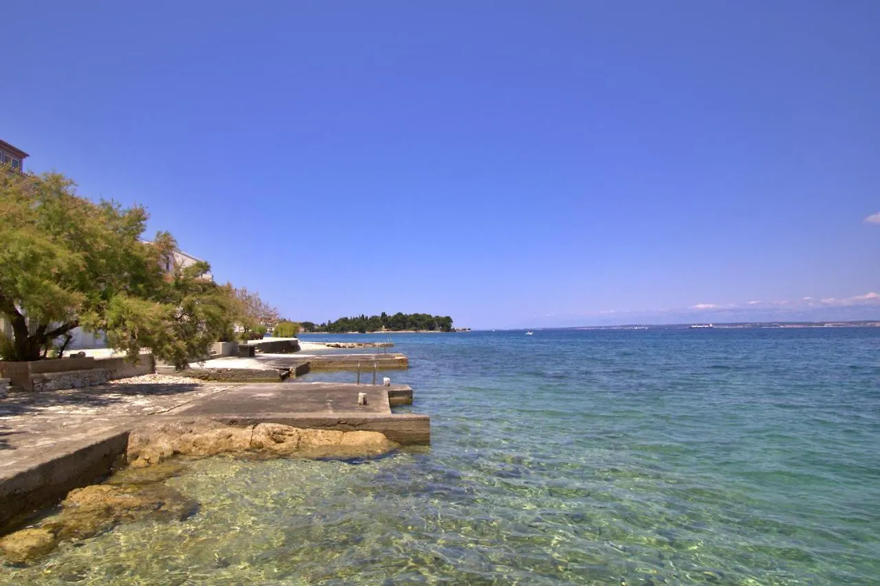 Beachfront Summer Oasis Preko Apartment